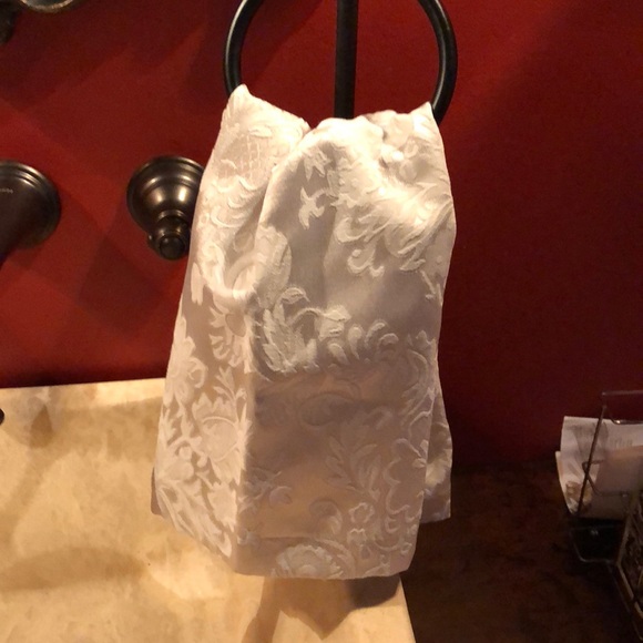 Nwt Waterford Grey-Taupe Damask Napkins set of 4 - Picture 6 of 6